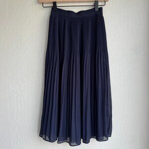 H&M pleated skirt